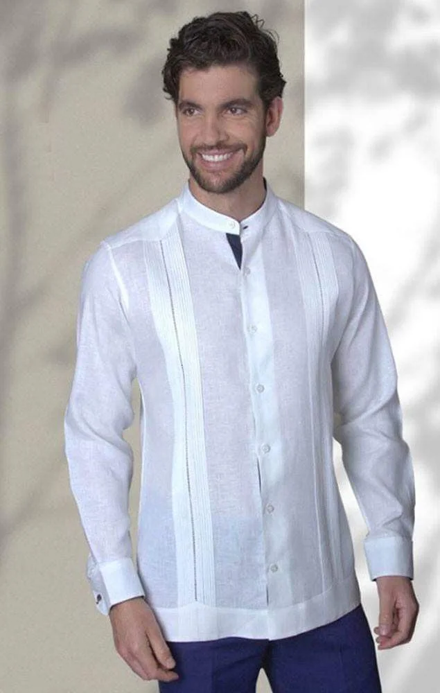 Inspiración de guayabera o lino para boda de playa